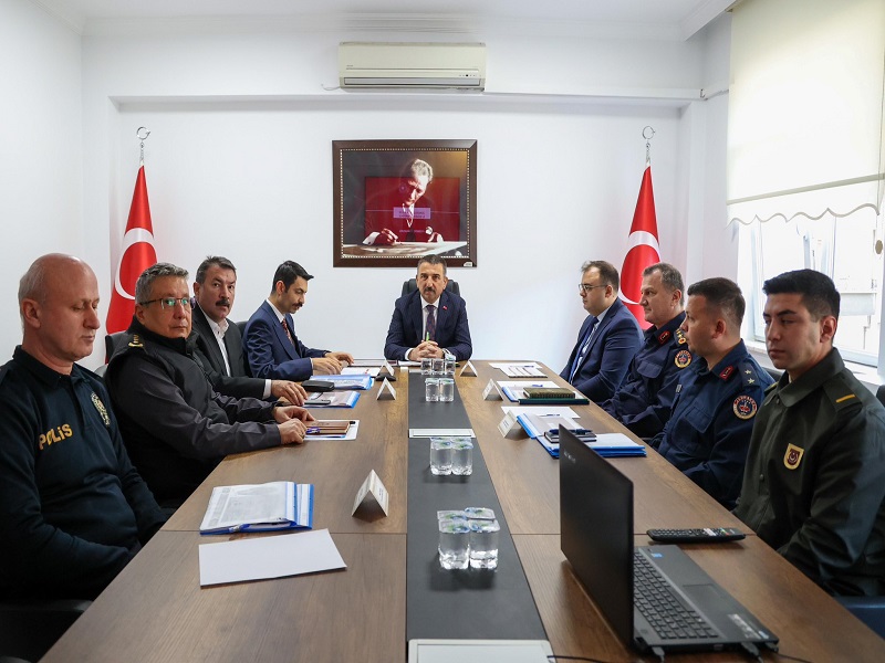 Vali Osman Hacıbektaşoğlu’nun Başkanlığında, Devrek Kaymakamlığı Toplantı Salonunda “Haftalık Asayiş ve Güvenlik Toplantısı” Gerçekleştirildi