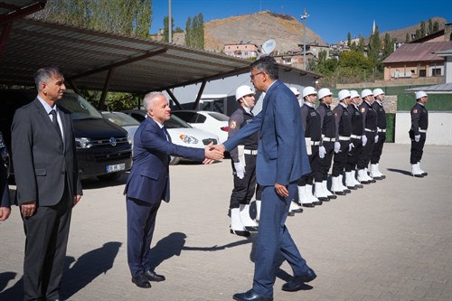 Vali Çelik, İl Emniyet Müdürlüğü’ne Ziyaret Gerçekleştirdi