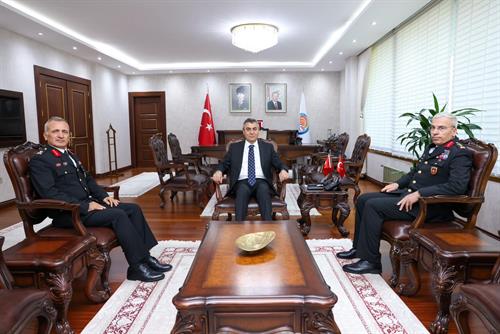 VALİMİZ SAYIN ATİLLA TOROS, JANDARMA GENEL KOMUTANLIĞI DENETLEME VE DEĞERLENDİRME BAŞKANI TÜMGENERAL ŞAKİR USLU İLE GÖRÜŞTÜ