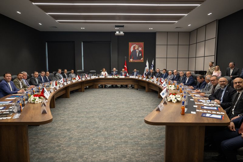 Valimiz Sayın Hüseyin Aksoy, SWM Motors'un Eskişehir OSB'deki Yatırım Bilgilendirme Toplantısına Katıldı