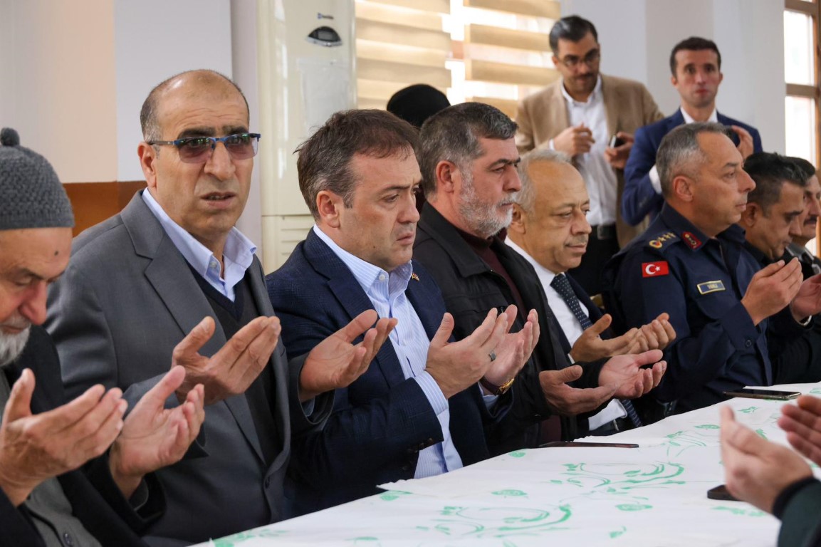 VALİMİZ SAYIN FAİK OKTAY SÖZER, ŞEHİT PİYADE UZMAN ÇAVUŞ ABDÜLHAMİT BİLGEN’İN AZİZ HATIRASI İÇİN DÜZENLENEN MEVLİD PROGRAMINA KATILDI.