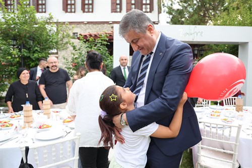 Valimiz Sayın Mustafa Yavuz ve Eşi Süreyya Yavuz Hanımefendi, Koruyucu Ailelerle Bir Araya Geldi.