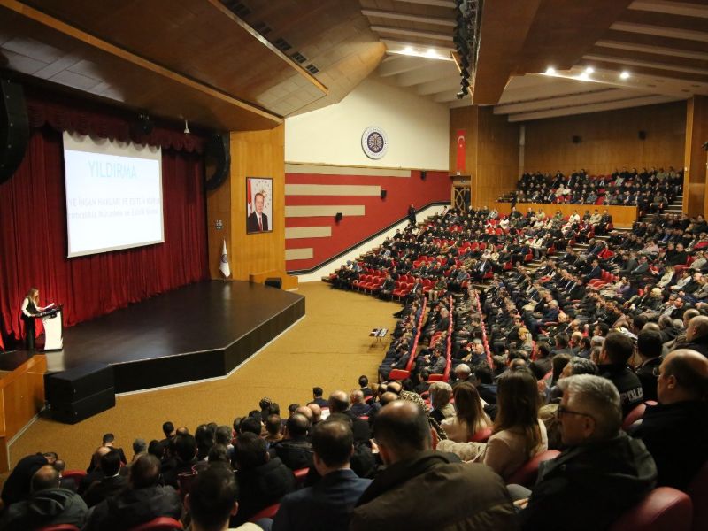 Kamu Yöneticilerine Yönelik "Mobbing" Semineri Düzenlendi