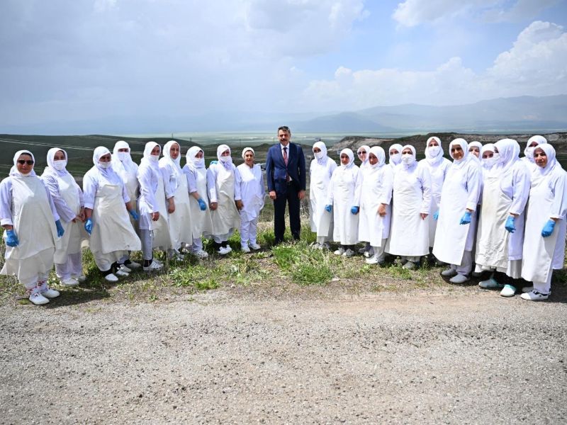 Vali Mustafa Çiftçi, Anadolu Su Böreği Unlu Mamulleri Üretim Tesisi’ni Ziyaret Etti