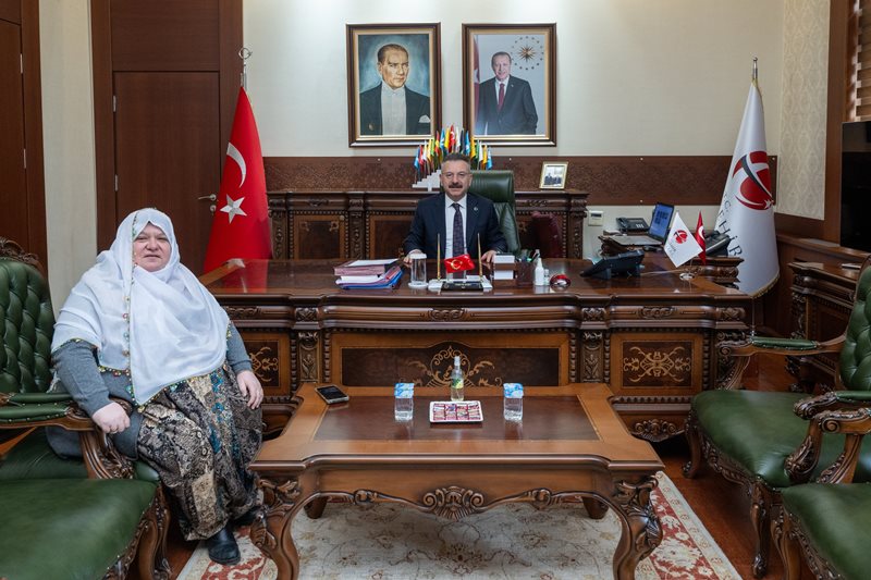 Mihalgazi Belediye Başkanı Zeynep Güneş Akgün, Valimiz Sayın Hüseyin Aksoy'u ziyaret etti.