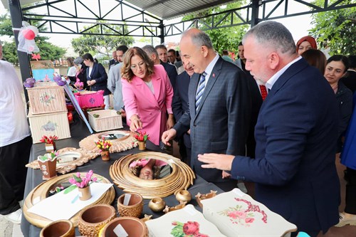 Vali Erol, Huzurevi Sakinlerinin Hazırladığı “El Ürünleri Sergisi”nin Açılışını Yaptı