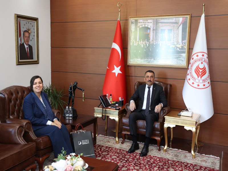 İçişleri Bakanlığı Göç İdaresi Başkanlığı 1. Hukuk Müşaviri Gamze Gülçakır Kılıç Vali Osman Hacıbektaşoğlu’nu Ziyaret Etti