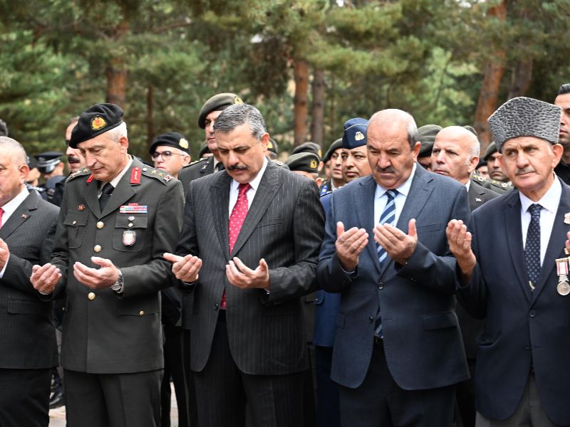 Gaziler Günü’nde Aziz Şehitler Anıldı