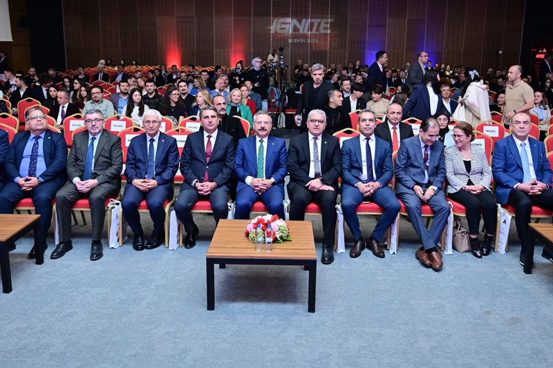 Valimiz Sayın Hüseyin Aksoy, “Ignite” temasıyla düzenlenen ETGB Zirvesi ve Girişimci Ödül Töreni’ne katıldı.