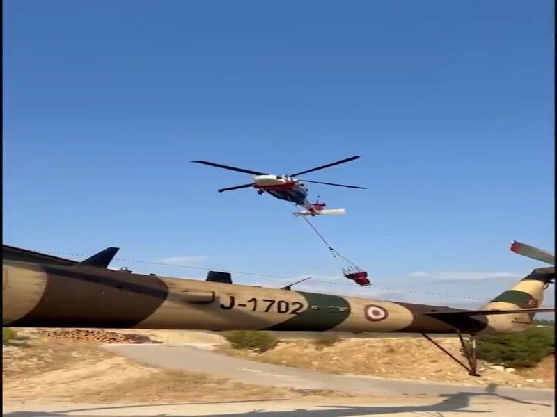 Jandarma Ekipleri Orman Yangınlarına Karşı Jandarma Havacılık Komutanlığı'na Bağlı Helikopterler İle Yeşil Vatanı Koruyarak Yangınlara Geçit Vermiyor
