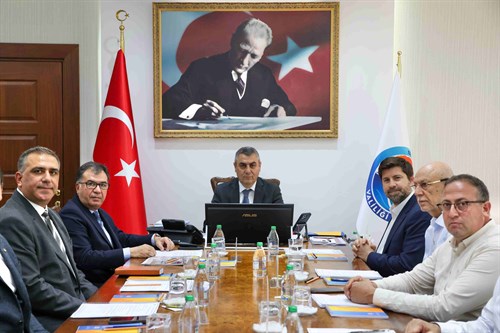 VALİMİZ SAYIN ATİLLA TOROS BAŞKANLIĞINDA, TARSUS ORGANİZE SANAYİ BÖLGESİ YÖNETİM KURULU VE MÜTEŞEBBİS HEYET TOPLANTISI GERÇEKLEŞTİRİLDİ