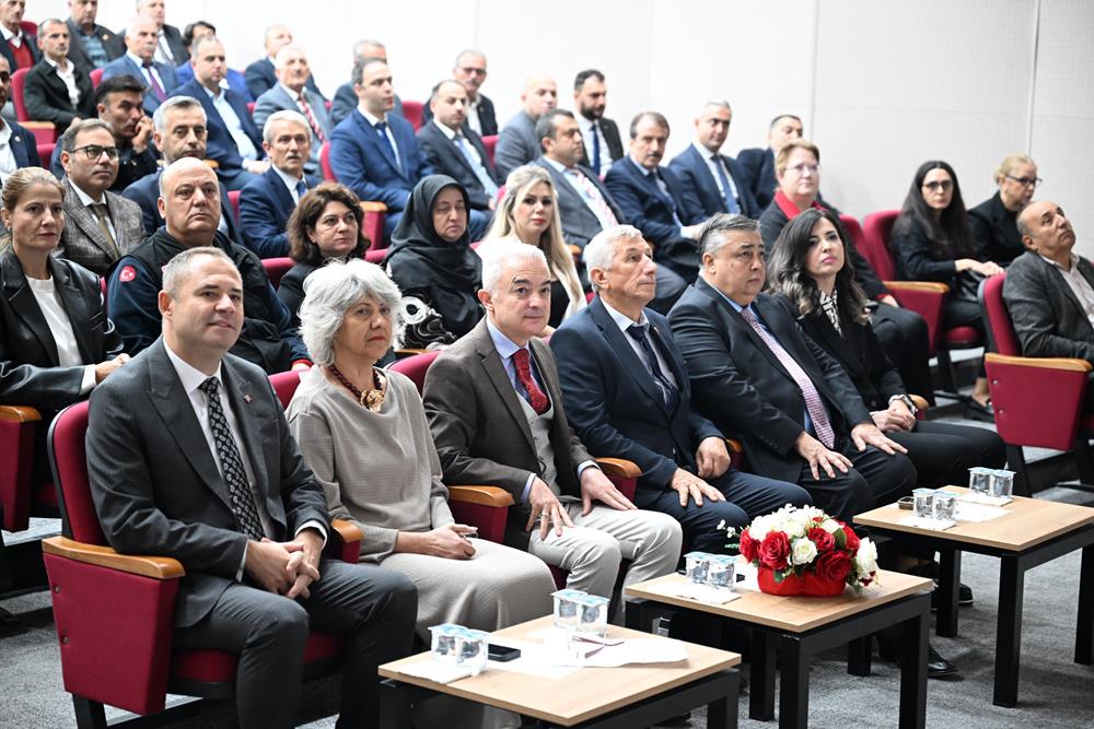 19 Ekim Muhtarlar Günü’nde Merkez İlçe Muhtarlar Toplantısı, Valimiz Sayın Uğur Turan başkanlığında gerçekleştirildi.