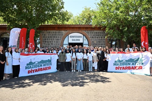 Vali Murat Zorluoğlu ve Milli Eğitim Bakan Yardımcısı Nazif Yılmaz, “Maziden Atiye Diyarbakır” Programı Kapsamında Gençlerle Buluştu