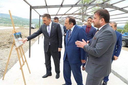 Vali Osman Hacıbektaşoğlu ve Bakan Danışmanı Ahmet Yavuz Karaca’dan Sahipsiz Hayvan Bakımevlerine Ziyaret