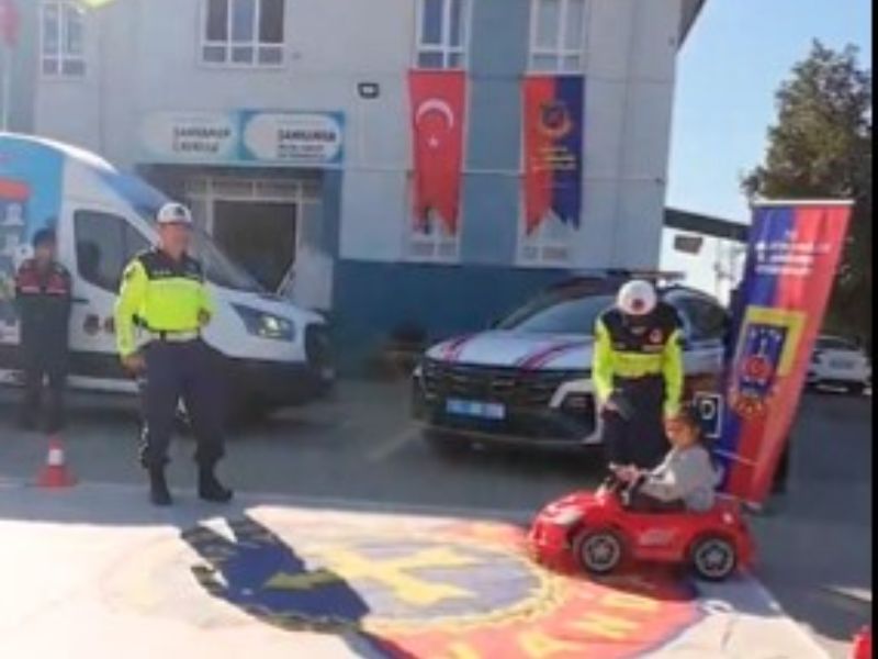 Malatya İl Jandarma Komutanlığı’ndan Öğrencilere Mobil Trafik Eğitimi Verildi