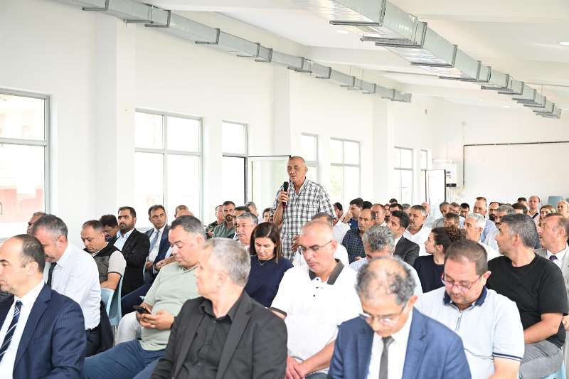 Valimiz Sayın Hüseyin Aksoy, İnönü İlçemizde Muhtarlar Toplantısı düzenledi.