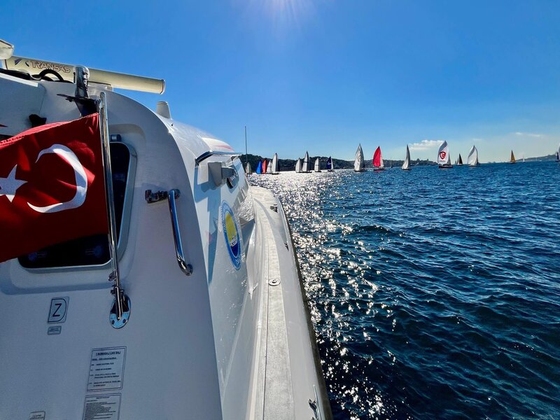 Sahil Güvenlik Komutanlığı Ekipleri, İstanbul Boğazı’nda Düzenlenen “Cumhurbaşkanlığı 6. Uluslararası Yat Yarışları”nda Deniz Emniyetini Sağlıyor