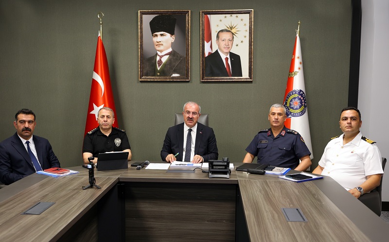 Valimiz Doç. Dr. Ömer TORAMAN başkanlığında, 2025 yılı ilk altı ayına ilişkin “İl Güvenlik ve Asayiş Bilgilendirme Toplantısı”