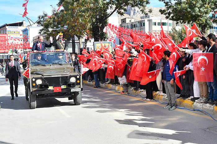 Cumhuriyetimizin Kuruluşunun 102.Yıl dönümü etkinliklerle kutlandı