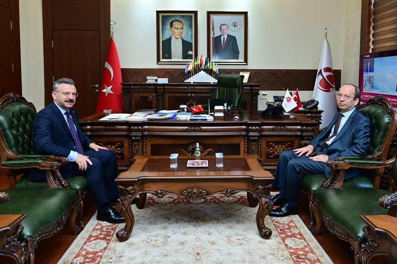 Mülkiye Başmüfettişi Rıdvan Aydın, Valimiz Sayın Hüseyin Aksoy’u ziyaret etti.