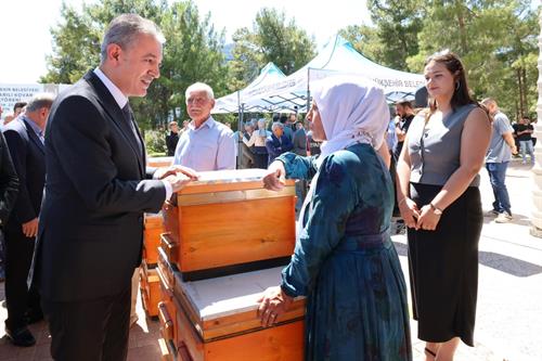 4 Bin Arılı Kovan Dağıtım Programı Gerçekleştirildi
