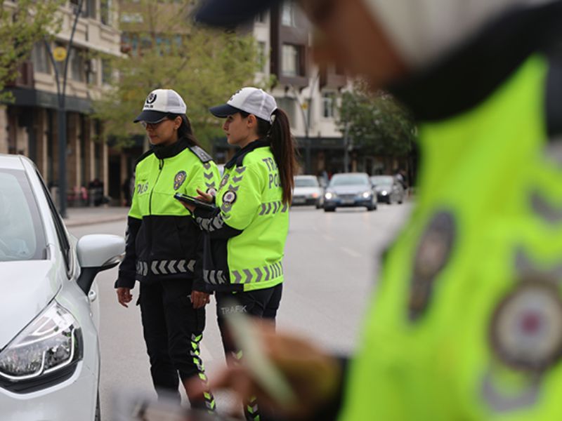 Konya'da Polis Anneler En Özel Günlerinde de Aşkla Görev Başında