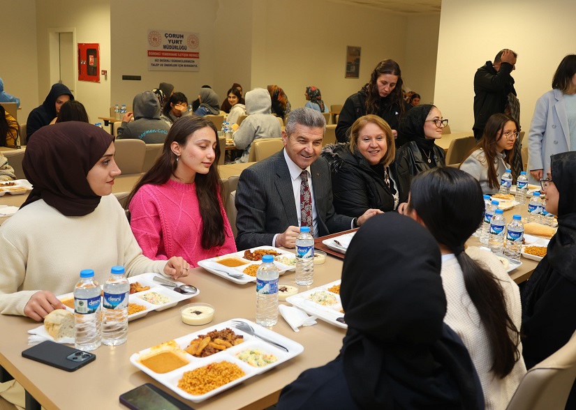 Çoruh Kız Öğrenci Yurdu’nda Kalan Üniversiteli Gençlerle İftar